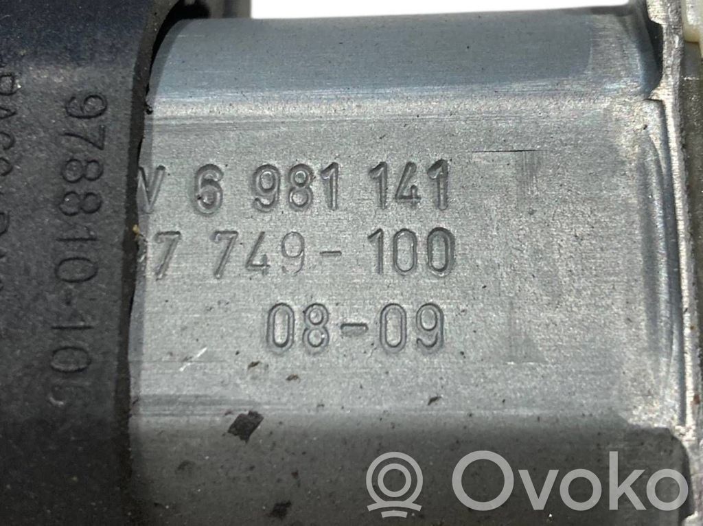 Priekšpusē elektriskā loga pacelšanas mehānisma komplekts