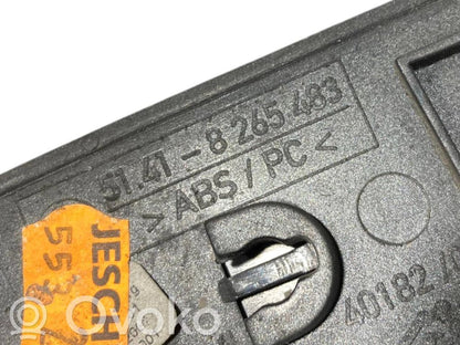 Priekšpusē dekoratīvās apdares lenta