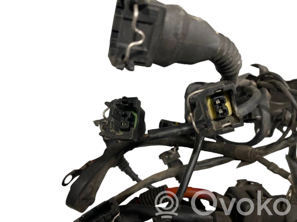 Dzinēja vadu instalācija