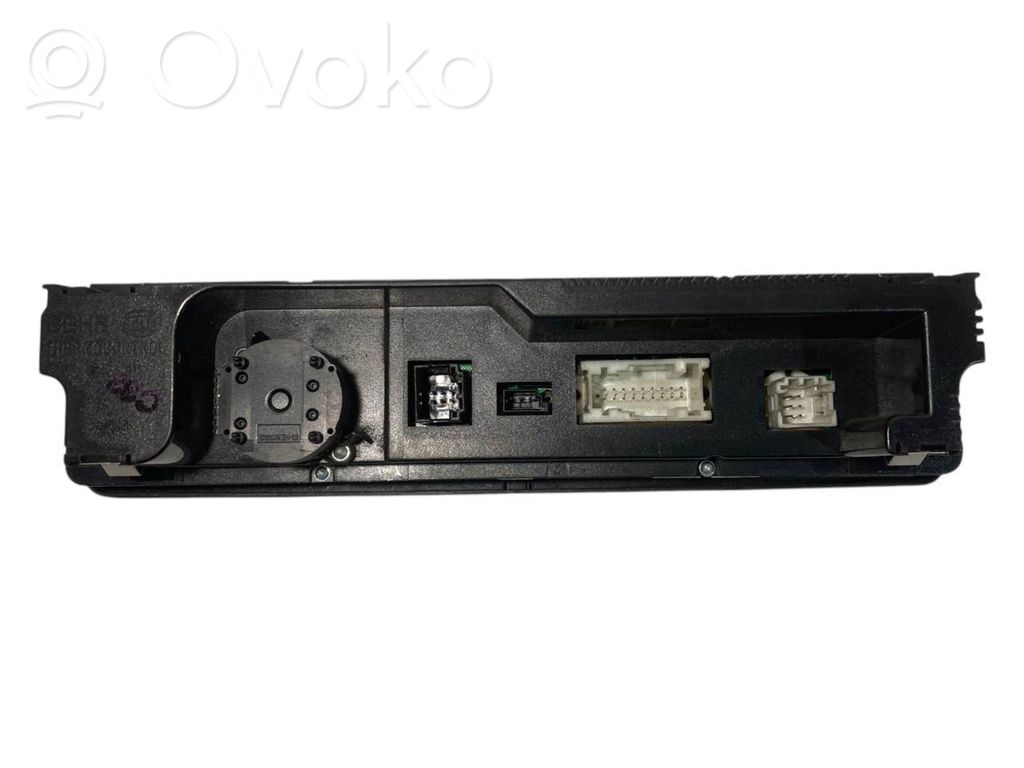 Gaisa kondicioniera / klimata kontroles / salona apsildes vadības bloks (salonā)