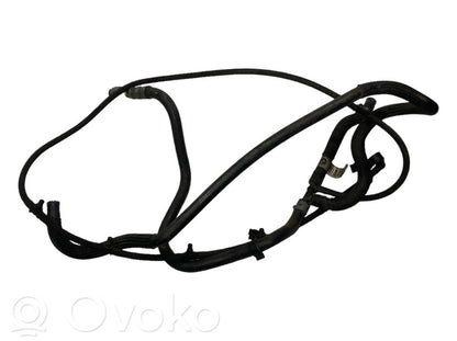 Caurule (-es) / šļūtene (-es)