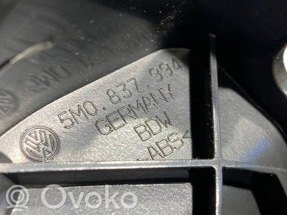 Augsto frekvenču skaļrunis (-i) priekšējās durvīs