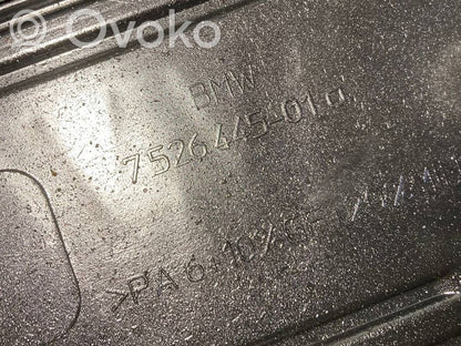 Dzinēja pārsegs (dekoratīva apdare)