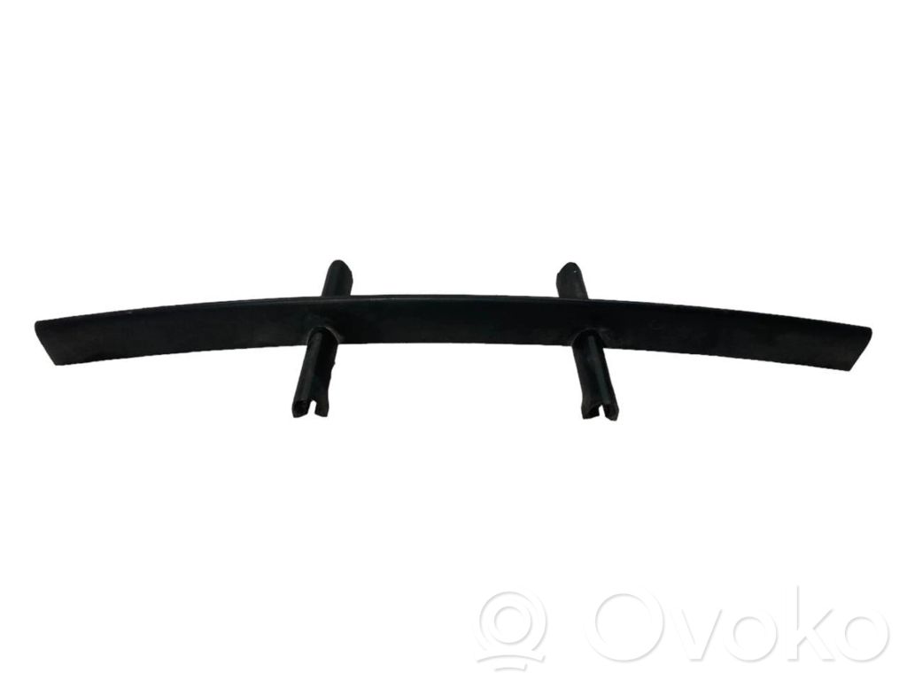 Apakšējais režģis (trīsdaļīgs)