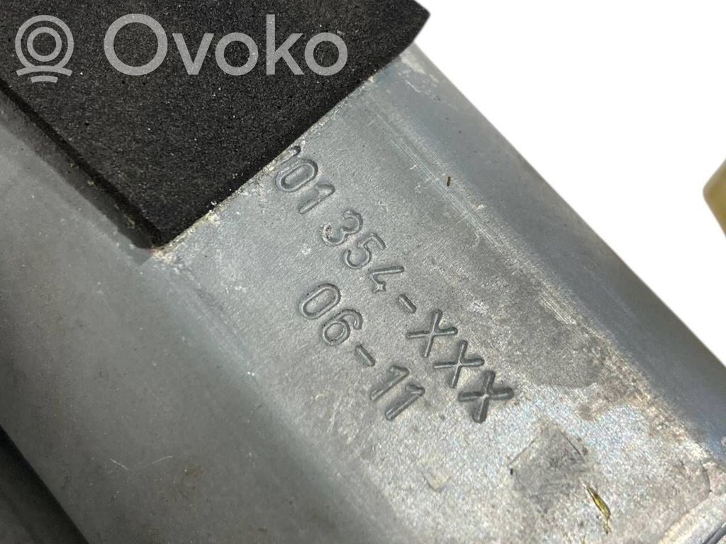 Priekšpusē elektriskā loga pacelšanas mehānisma komplekts