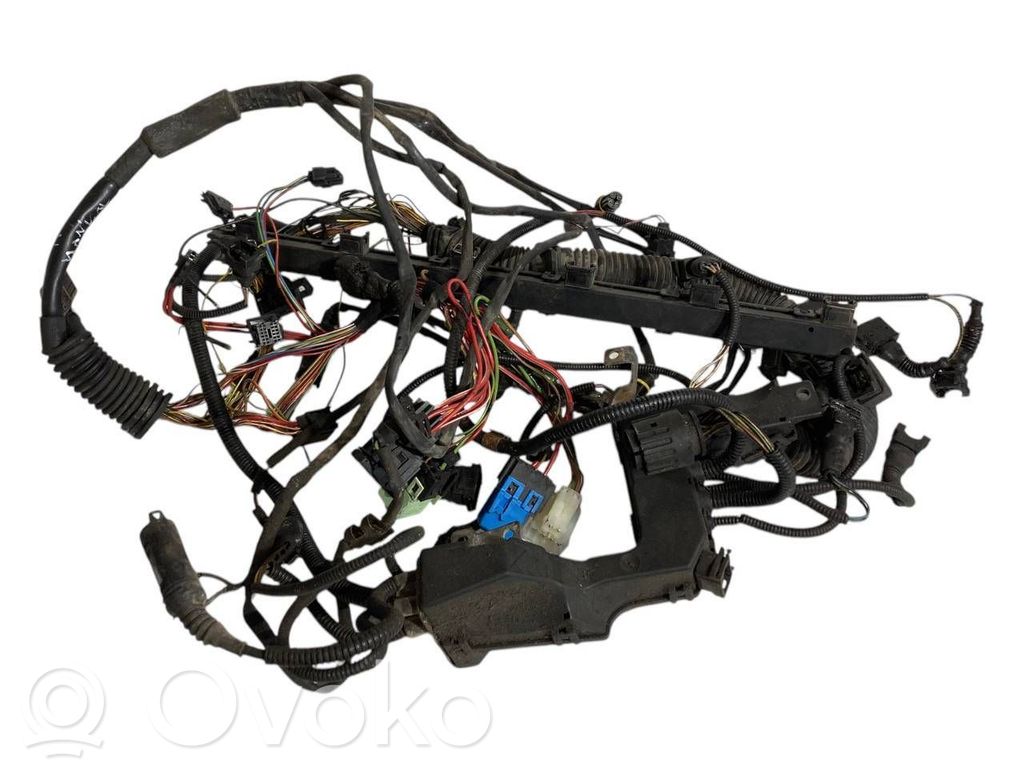 Dzinēja vadu instalācija