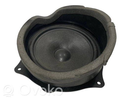 Skaļrunis (-i) priekšējās durvīs