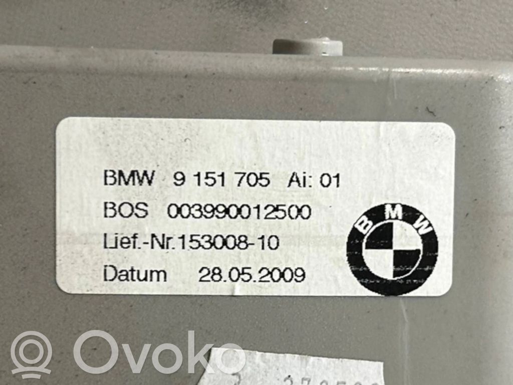 (D) statņa dekoratīvā apdare (augšdaļa)