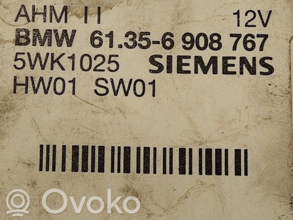 Piekabes āķa vadības bloks