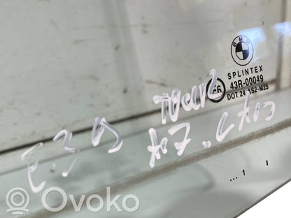 aizmugurējo durvju stikls