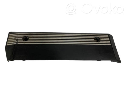 Dzinēja pārsegs (dekoratīva apdare)