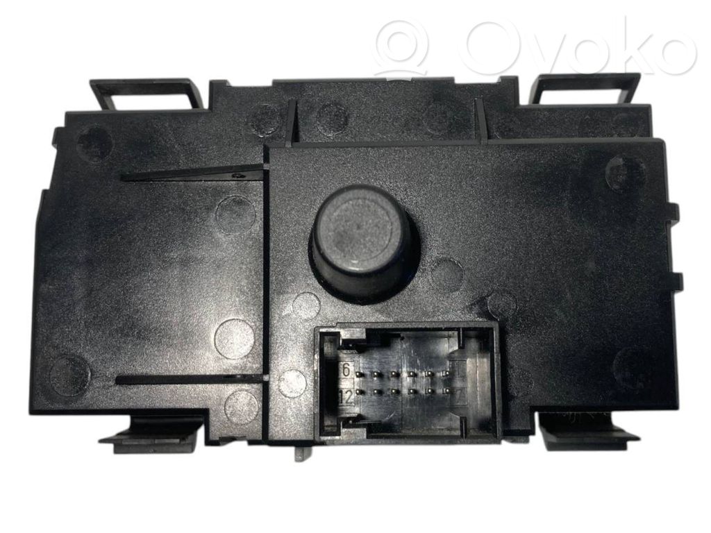 Headlight switch