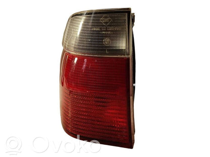 Aizmugurējais lukturis virsbūvē