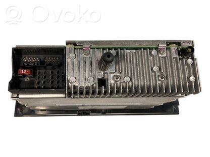 Radio / CD/DVD atskaņotājs / navigācija