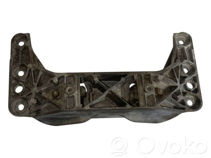Transmission mounting bracket