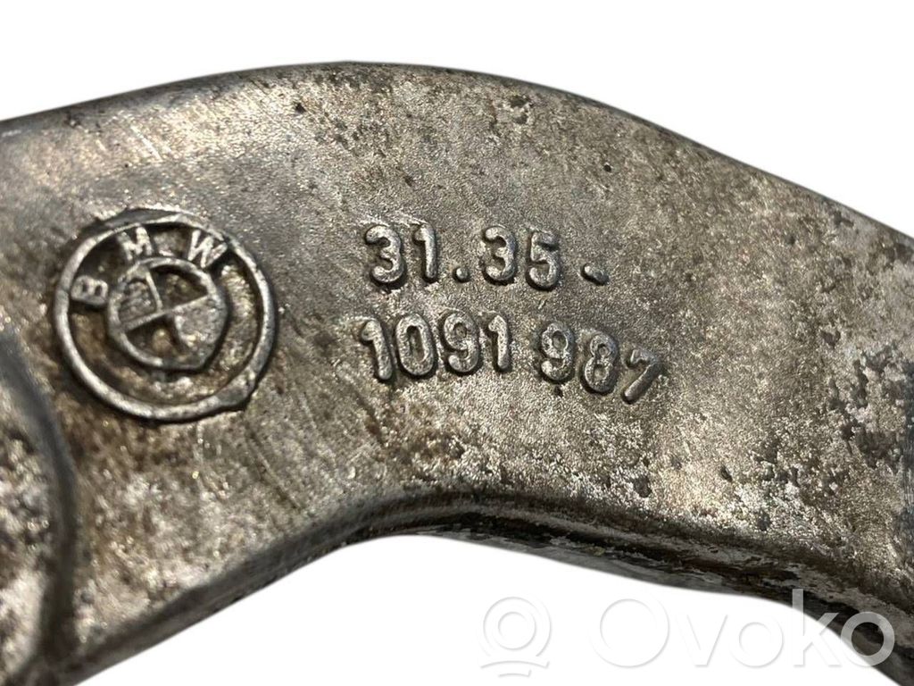 Stabilizatora stiprinājums (priekšā)