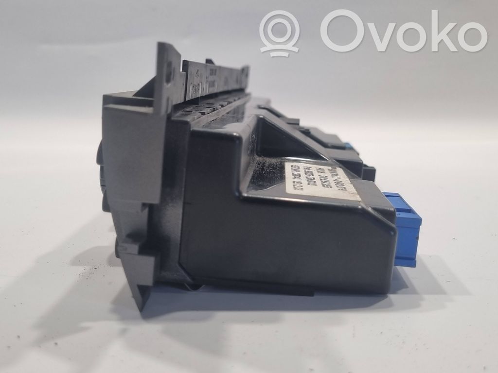 Блок управления кондиционером/климат-контролем/отоплением салона (в салоне)