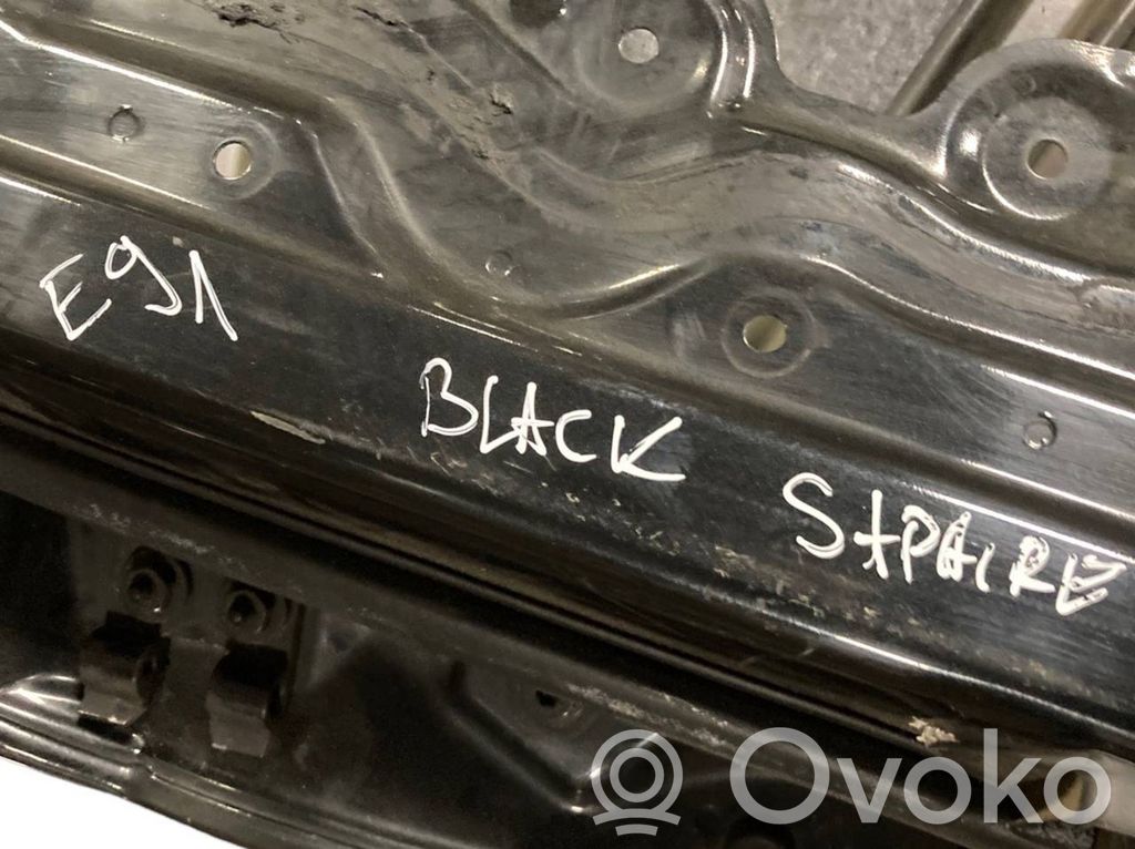 Aizmugurējās durvis