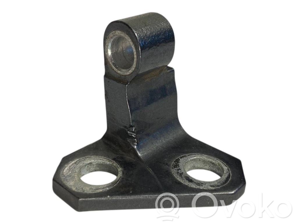 Aizmugurē augšējā vira (eņģe)