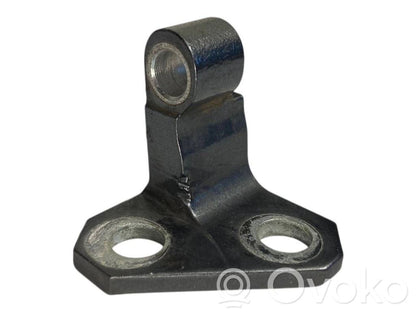 Aizmugurē augšējā vira (eņģe)