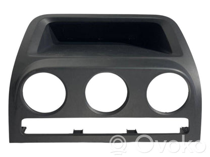 Klimata kontrole / mazā radiatora vadības dekoratīvā apdare