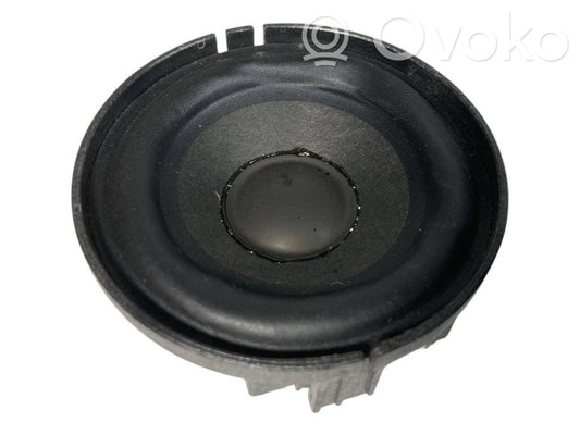 Динамик на передней панели