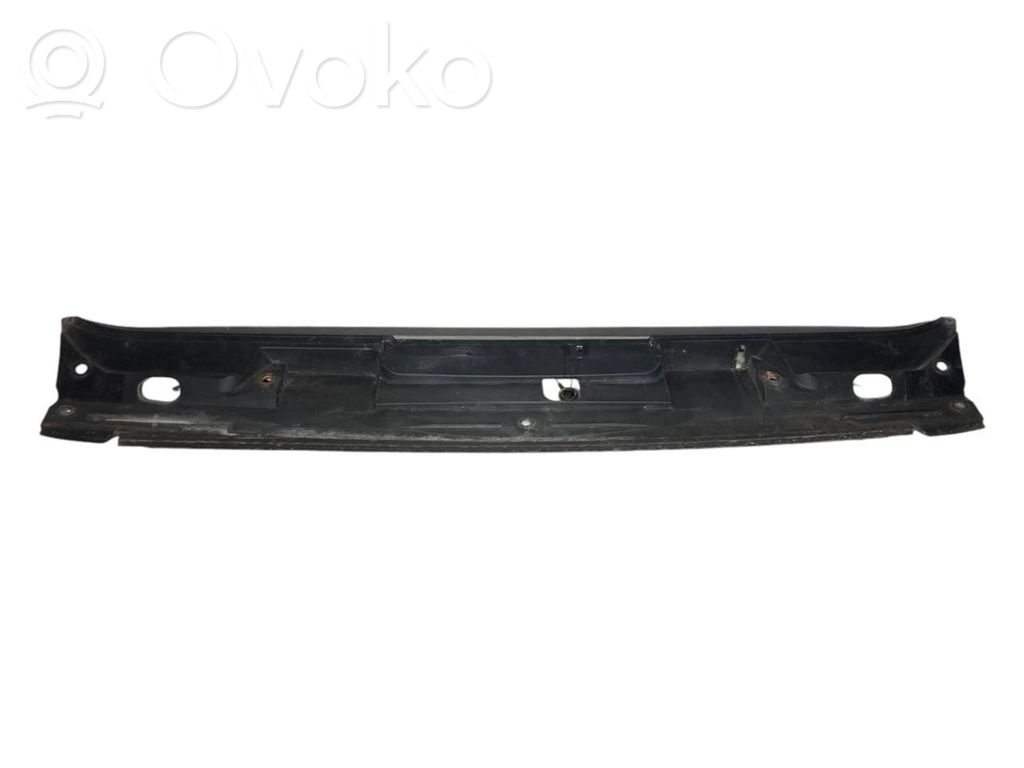 Spoilera aizmugurējais vāks