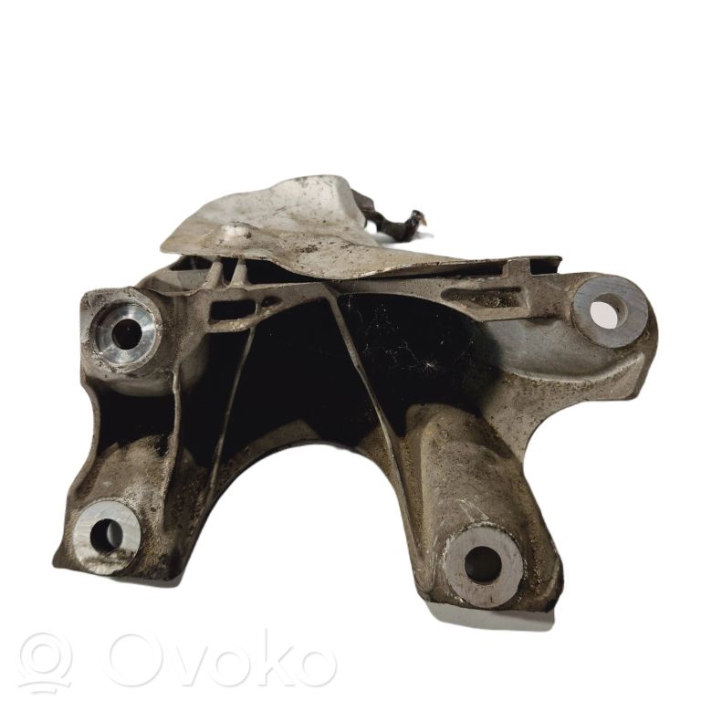 Dzinēja nostiprināšanas stiprinājums-kronšteins