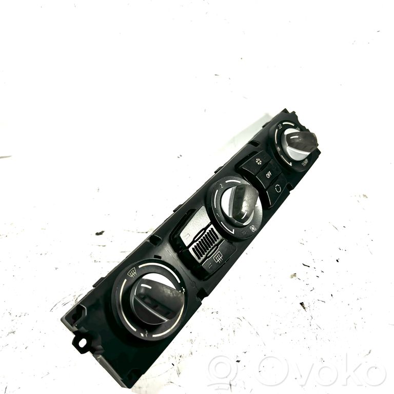 Air conditioning / climate control / interior heating control unit (in the passenger compartment)