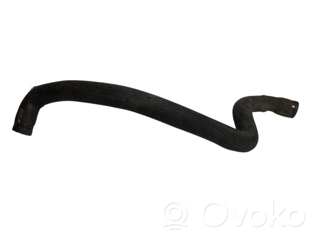 Caurulīte (-es) / šļūtene (-es)