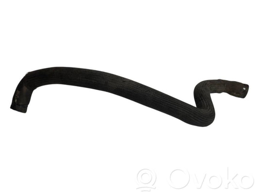 Caurulīte (-es) / šļūtene (-es)