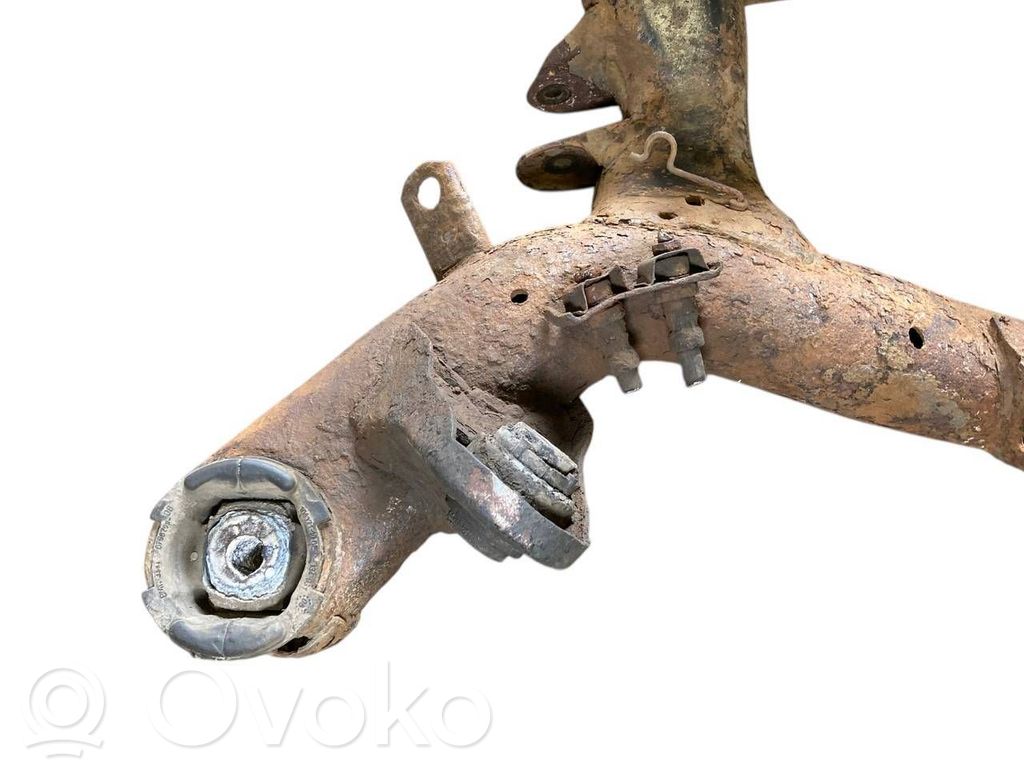 Pusrāmis aizmugurējais / priekšējais