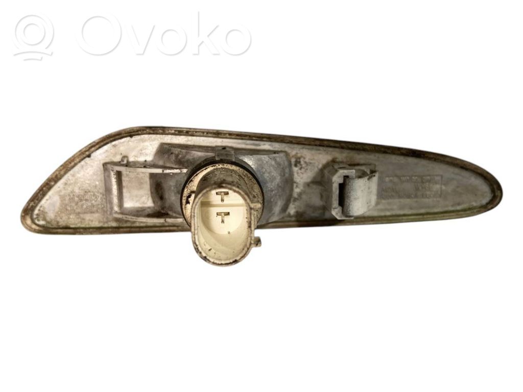 Wing turn signal light