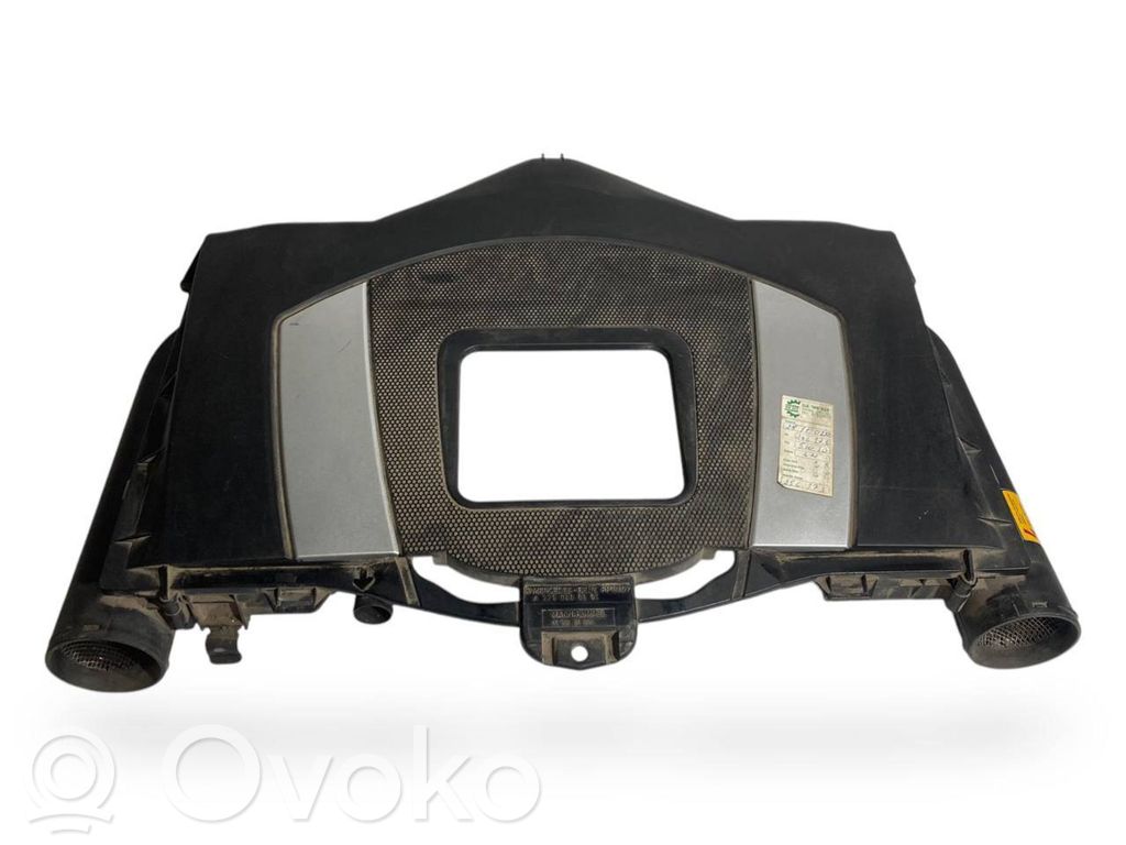 Engine cover (decorative trim)