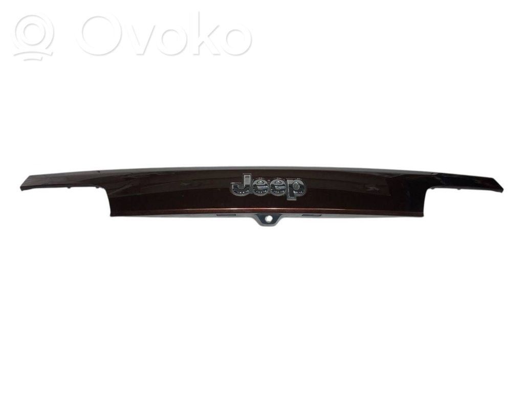 Bagāžnieka numura zīmes apgaismojuma līste