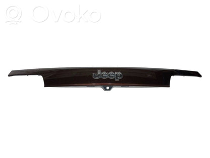 Bagāžnieka numura zīmes apgaismojuma līste