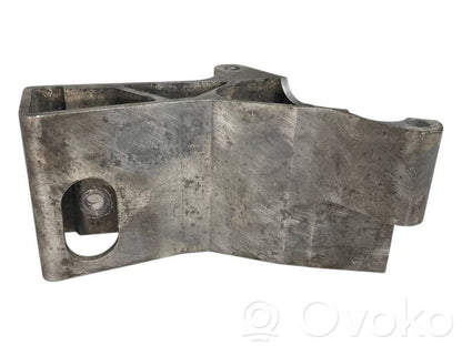 Dzinēja nostiprināšanas stiprinājums-kronšteins