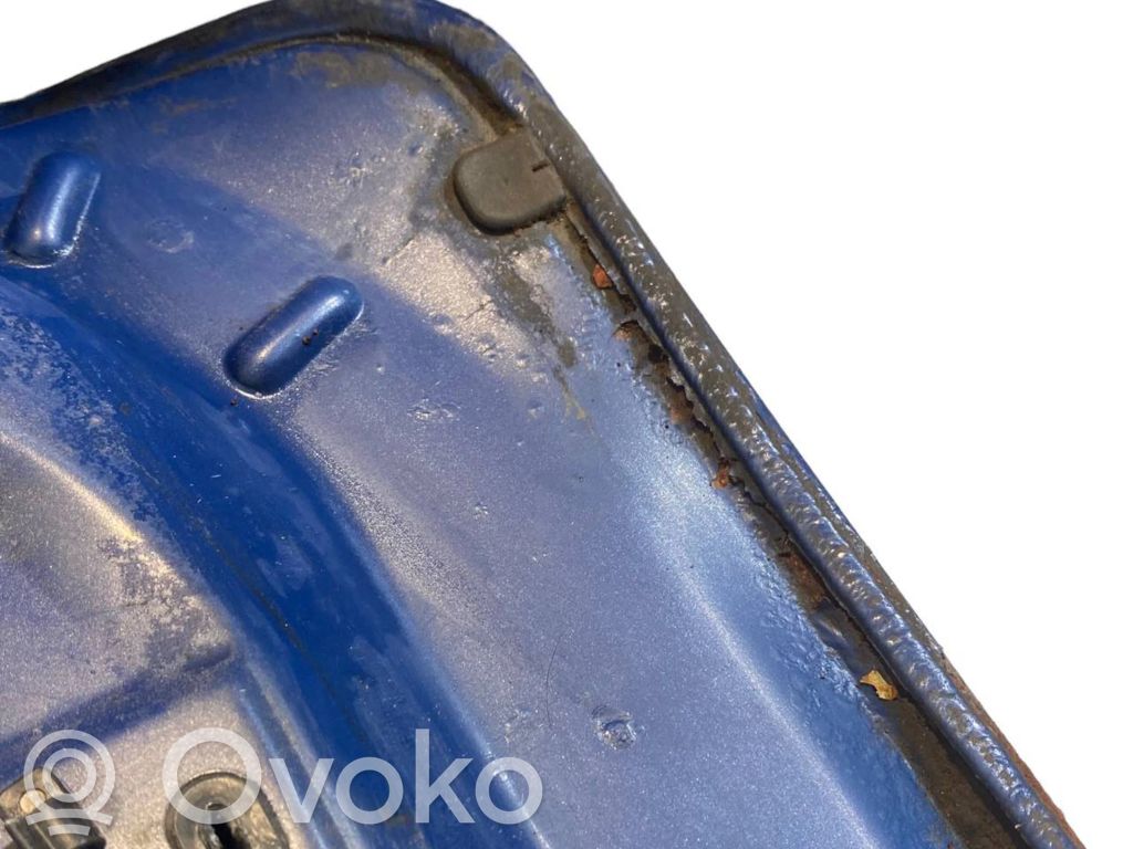 Задняя крышка (багажник)