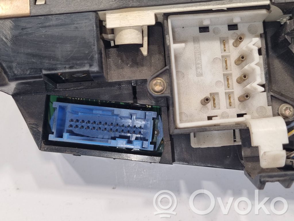 Air conditioning / climate control / interior heating control unit (in the passenger compartment)