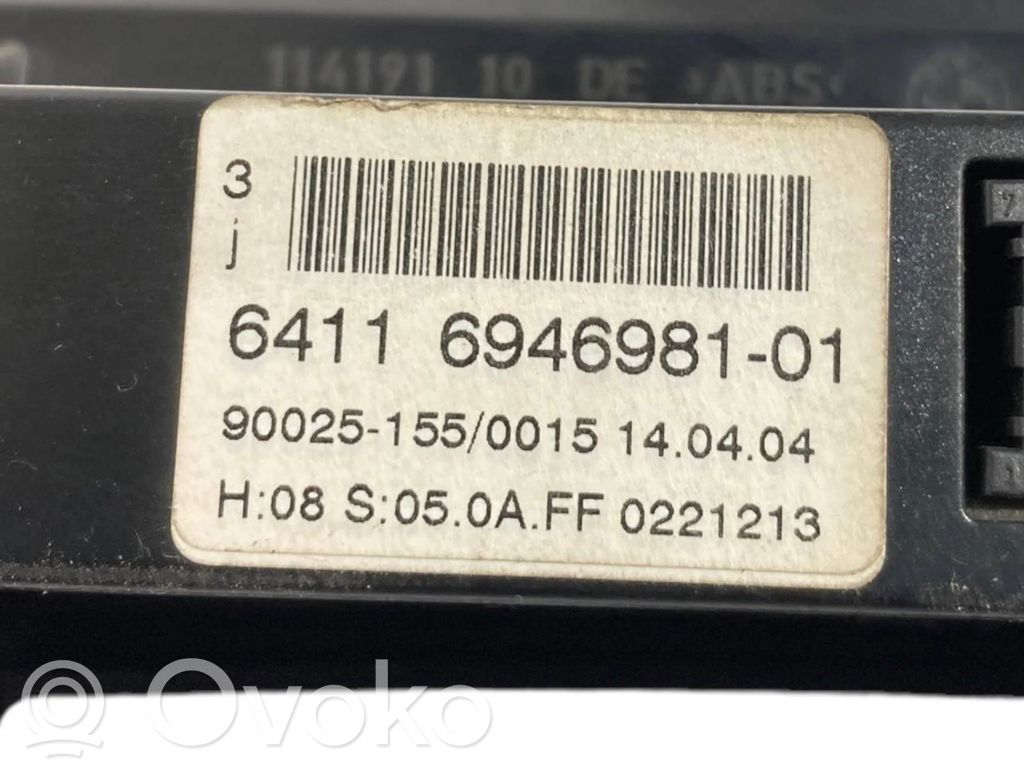 Gaisa kondicioniera / klimata kontroles / salona apsildes vadības bloks (salonā)