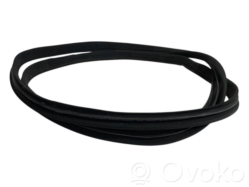 Priekšpusē apdares gumija (virsbūvē)