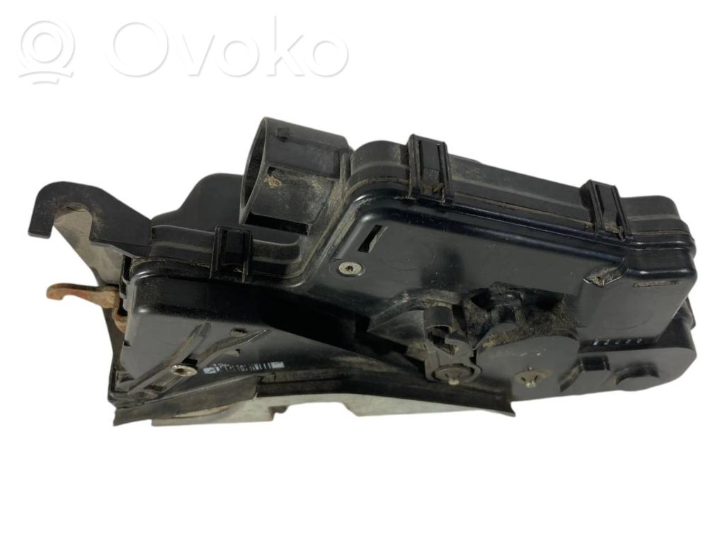 Aizmugurē slēdzene