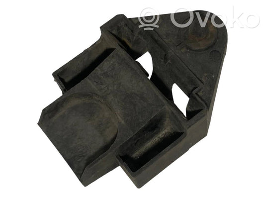 Radiator(s) holder/bracket