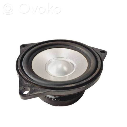 Skaļrunis (-i) priekšējās durvīs