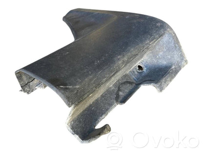 Aizmugurējā virsbūves sliekšņa dekoratīvā apdare