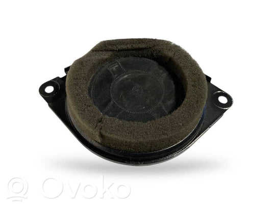 Skaļrunis (-i) priekšējās durvīs