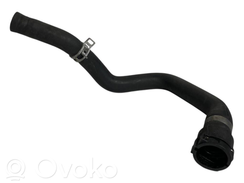 Caurulīte (-es) / šļūtene (-es)