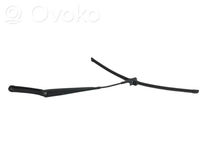 Priekšējā loga tīrītāja kājiņa