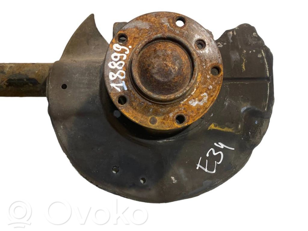 Priekšējā riteņa rumbas vārpstas šarnīrs (stupica, capfa)