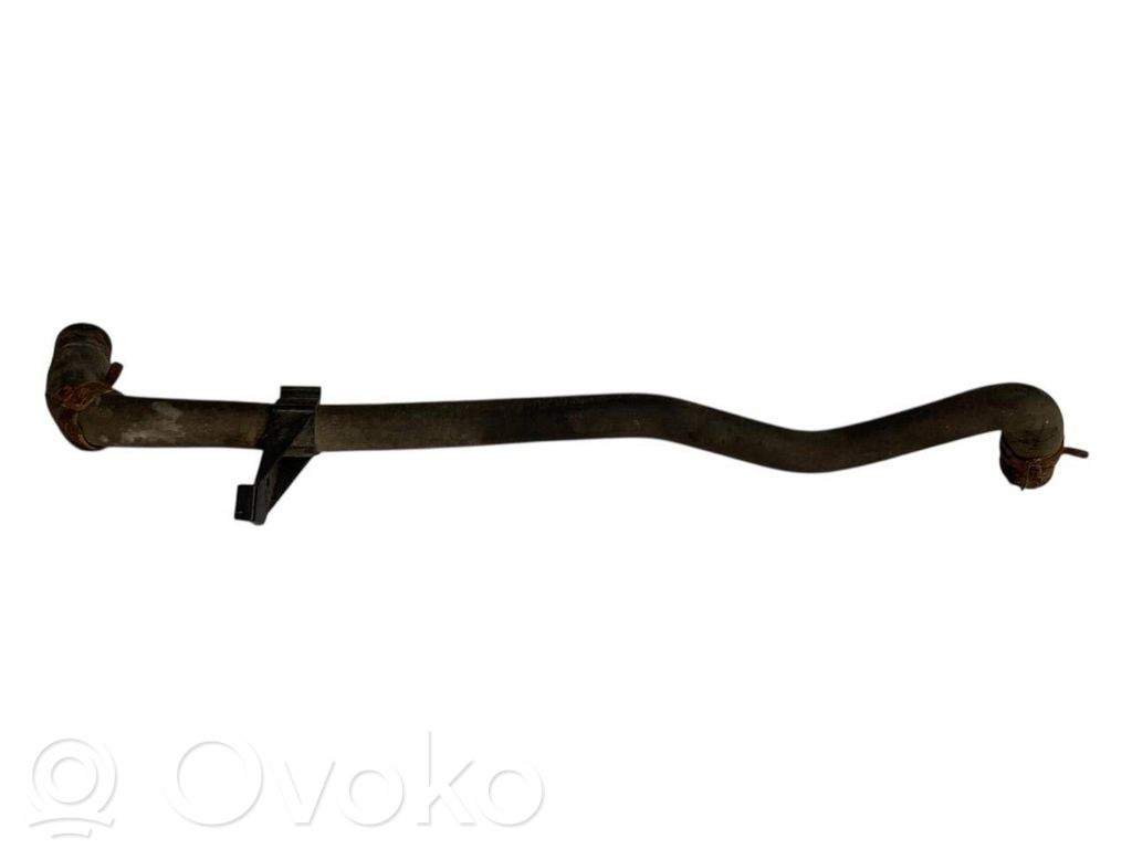 Caurulīte (-es) / šļūtene (-es)
